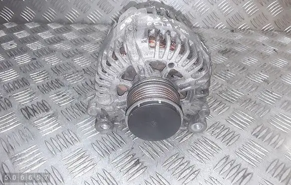 Skoda Octavia Mk2 (1Z) Generator/alternator 06f903023c