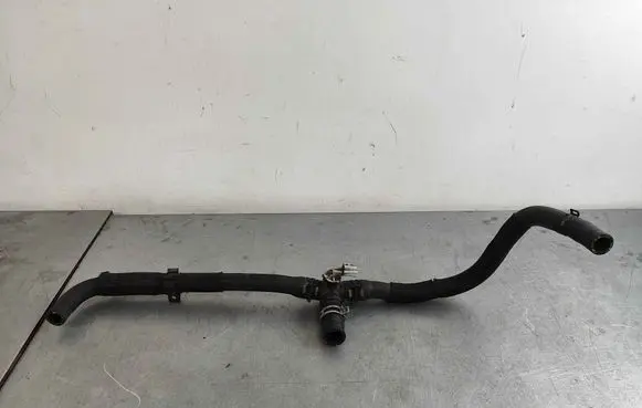 Engine coolant pipe/hose