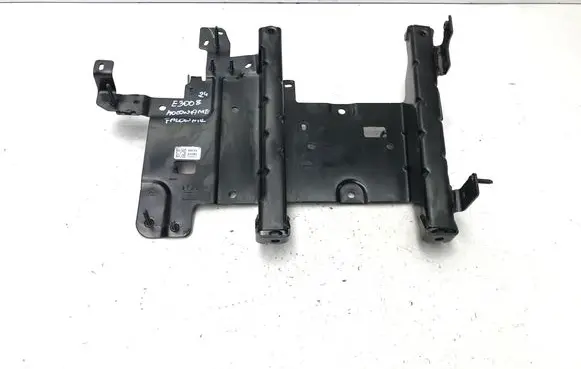 Peugeot 3008 III Other engine bay part 9861584580