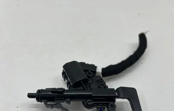 Nissan Qashqai J12 Fuel tank cap lock 24A23