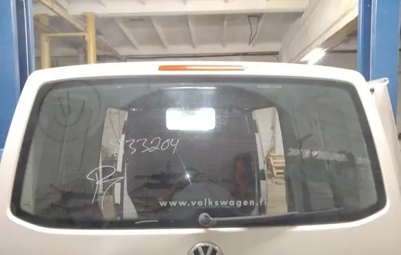 Volkswagen Transporter - Caravelle T5 Rear windscreen/windshield window 43R001057