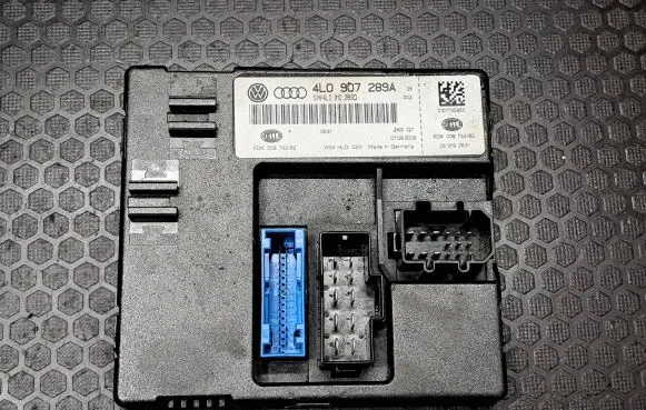 Audi Q7 4L Comfort/convenience module 4L0907289A 5DK00876282 4L0910289D