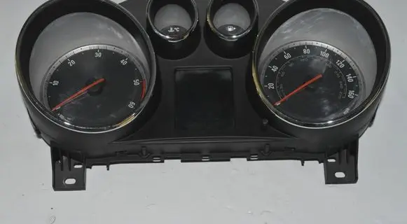 Opel Insignia A Speedometer (instrument cluster) 13333351