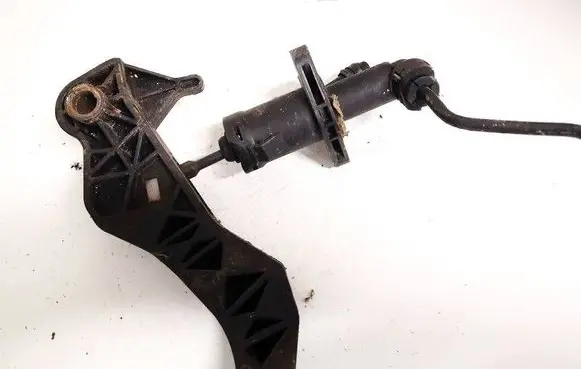 Volkswagen Polo IV 9N3 Clutch master cylinder 6q0721388e