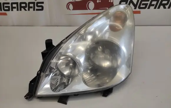 Toyota Corolla Verso AR10 Headlight/headlamp 7357230400