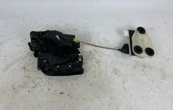BMW X5 F15 Front door lock 7281945