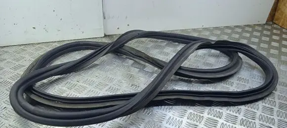 Mercedes-Benz GLE (W166 - C292) Trunk rubber seal (body) A1667400078