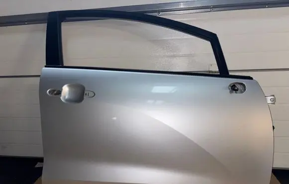 KIA Rio Front door