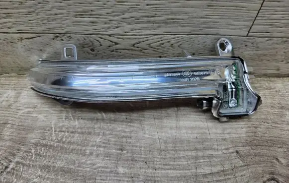 BMW 1 F20 F21 Mirror indicator light 7280772