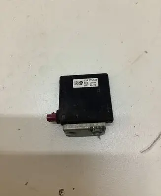Volkswagen Golf VII Antenna control unit 2GA035534