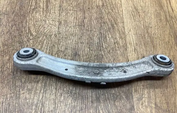 Volkswagen Touareg II Rear control arm 7L0505375A