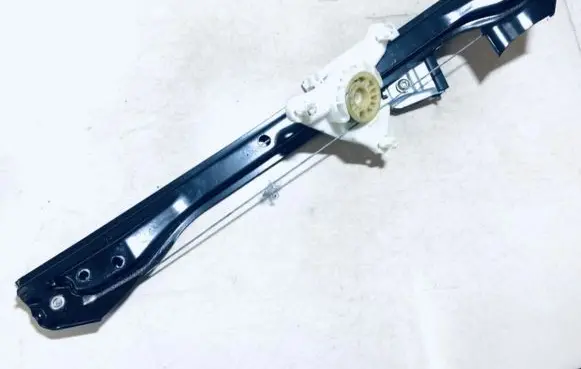 Mercedes-Benz C AMG W204 Sliding door window regulator with motor 981701100 983897101