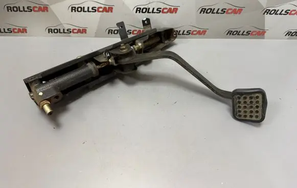 Mitsubishi L300 Brake pedal 
