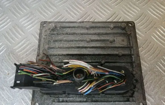 Ford Fiesta Engine control unit/module 2S6A12A650SH S118107002L