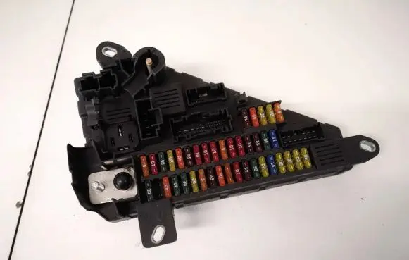 BMW 5 E60 E61 Fuse box set 913883001