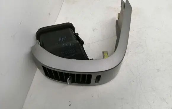 Toyota Prius (XW20) Dashboard side air vent grill/cover trim 5566047020 5566247020 4556627020