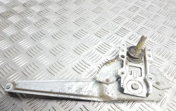 Rear door manual window regulator