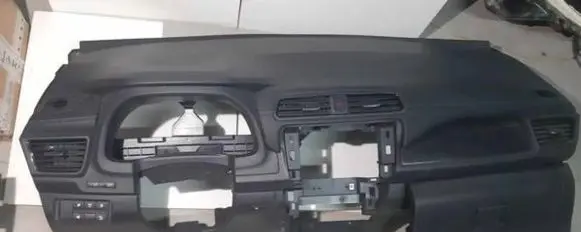 Nissan Leaf II (ZE1) Dashboard
