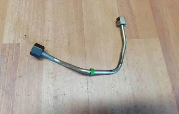 Fuel injector supply line/pipe