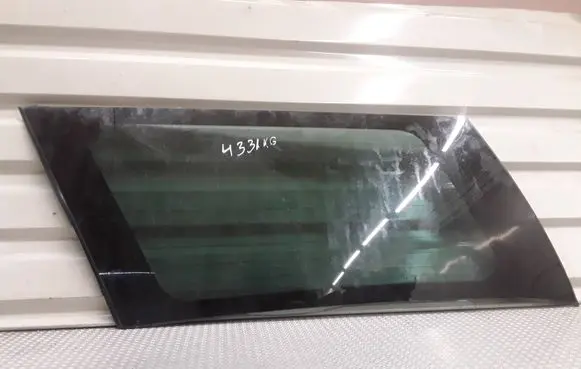 Mitsubishi Grandis Rear side window 