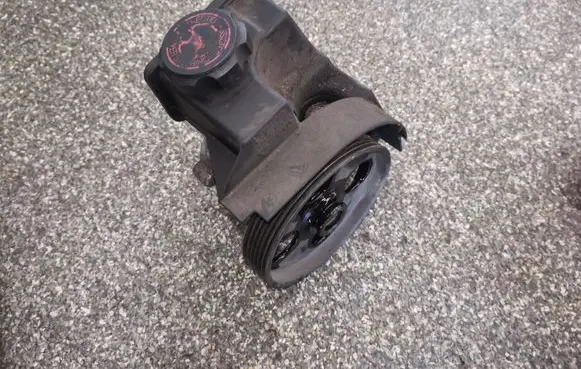Citroen Xsara Picasso Power steering pump