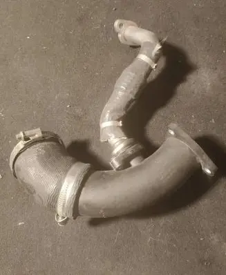 Volkswagen Polo V 6R Intercooler hose/pipe 04B145762B S04640