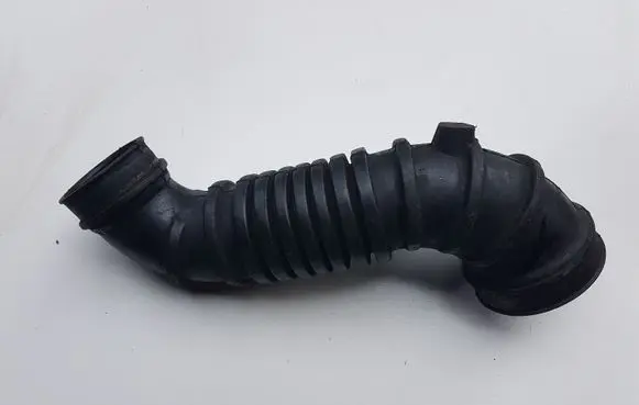 Mitsubishi Pajero Air intake hose/pipe