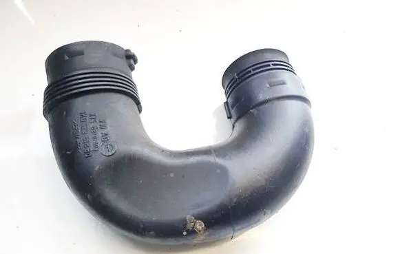 Volkswagen PASSAT B7 Air intake hose/pipe 1K0129618BQ