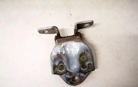 Hyundai Terracan Front door upper hinge