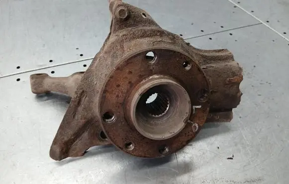 Fiat Punto (176) Front wheel hub spindle knuckle