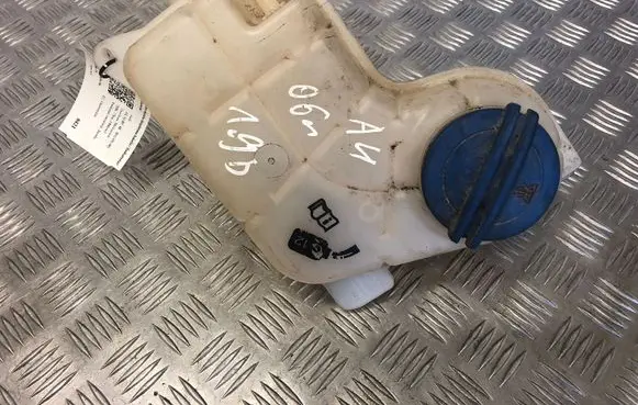 Audi A4 S4 B7 8E 8H Coolant expansion tank/reservoir 8E0121403