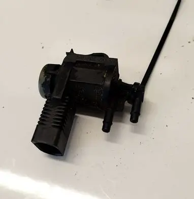 Volkswagen Touareg I Turbo solenoid valve 1J0906283C