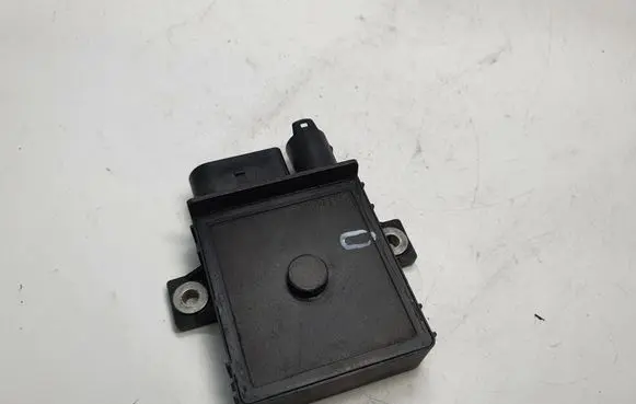BMW 5 E60 E61 Glow plug pre-heat relay 7801201 12217801201