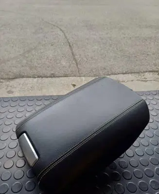 Porsche Cayenne (92A) Armrest