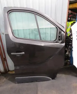 Renault Trafic III (X82) Front door