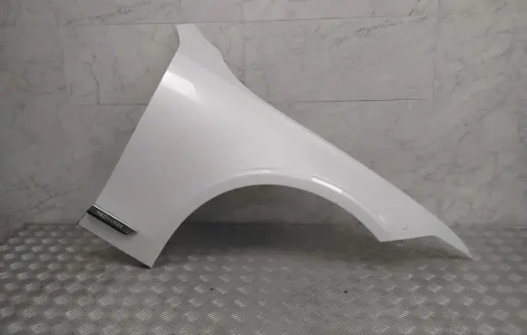 Volvo S90, V90 Fender