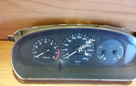 Mazda Xedos 6 Speedometer (instrument cluster) CA35A