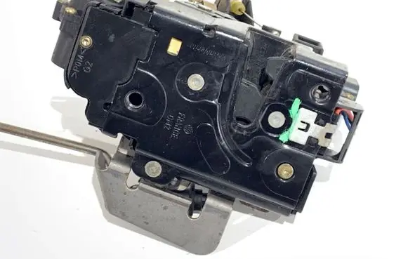 Audi A4 S4 B6 8E 8H Front door lock 4B1837015G