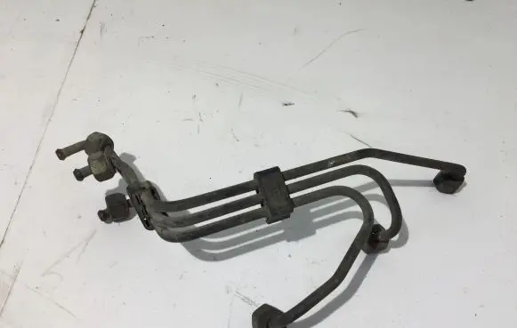 Fuel injector supply line/pipe