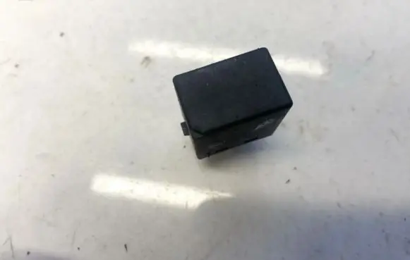 Volvo V70 Other relay v23074