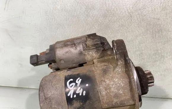 Volkswagen Golf IV Starter motor 020911023s