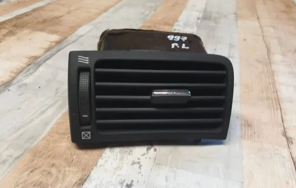 Toyota Avensis T250 Dash center air vent grill 8518
