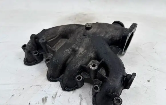 Volkswagen PASSAT B6 Intake manifold 03G129713