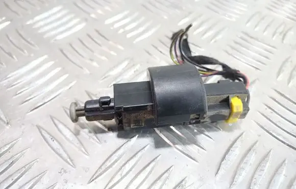Opel Zafira A Brake pedal sensor switch 09132299