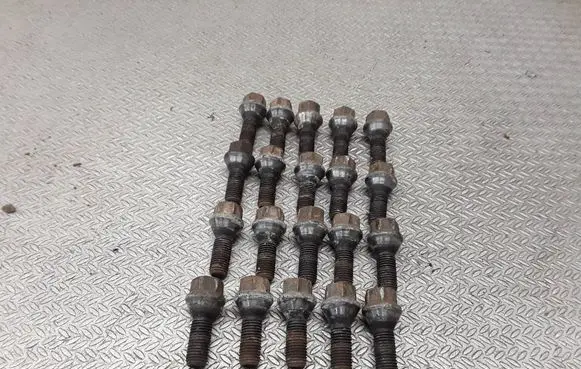 BMW 5 E60 E61 Nuts/bolts 