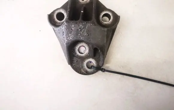 Opel Vectra B Engine mounting bracket 9224052