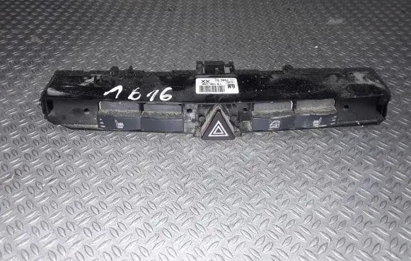 Opel Astra H Hazard light switch 13100109