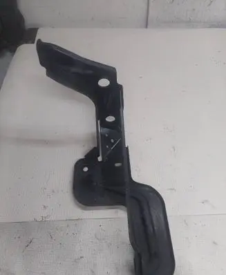 Audi A6 S6 C6 4F Intercooler pipe mounting bracket 4F0145814