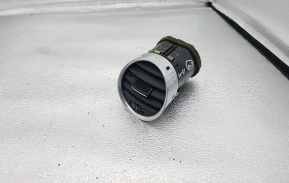 Audi A4 S4 B6 8E 8H Dashboard side air vent grill/cover trim 8H0820902D