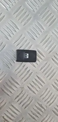 Land Rover Discovery Quarter vent window switch 